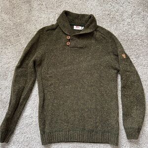 Fjallraven Lada sweater - men’s green Button Collar